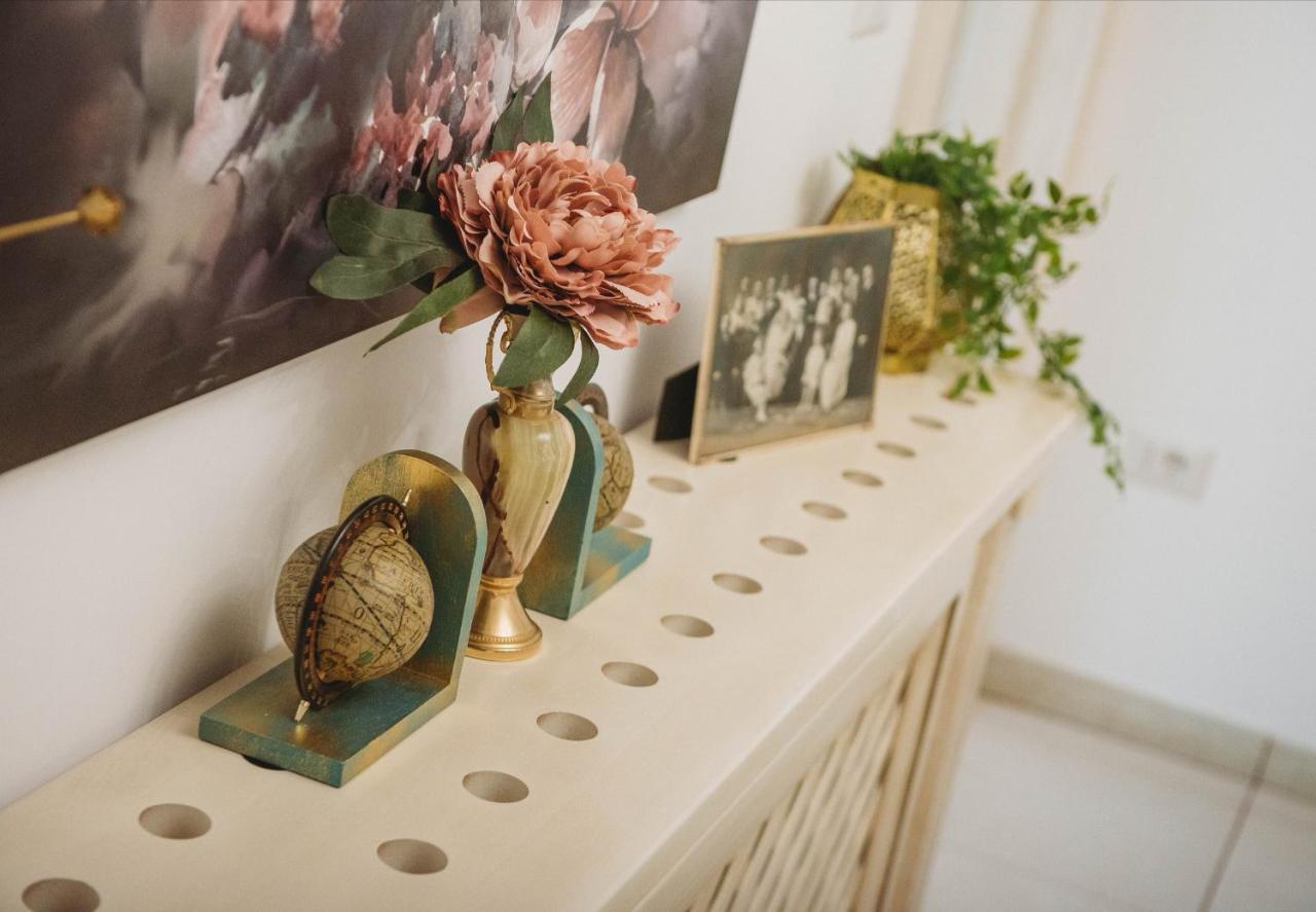 La Contessa Apartament Târgu Neamț Buitenkant foto